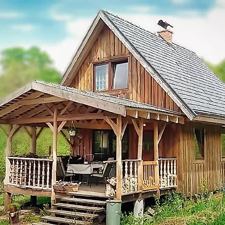 Domalek Pod Zlotym Kogutem بيت خشبي