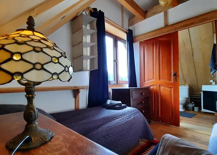 Domalek Pod Zlotym Kogutem بيت خشبي *